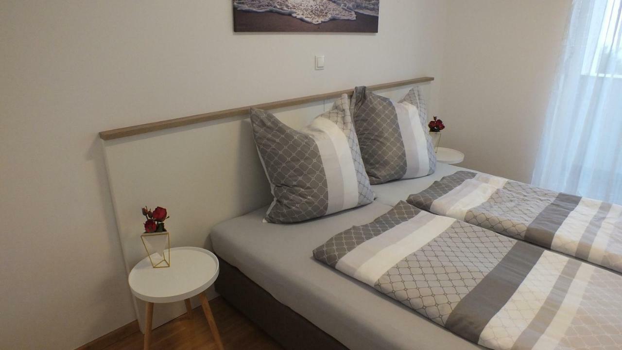 Apartment Paulina Novalja Kültér fotó