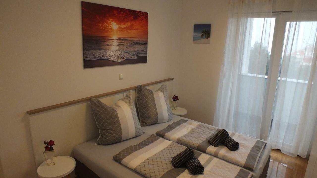 Apartment Paulina Novalja Kültér fotó