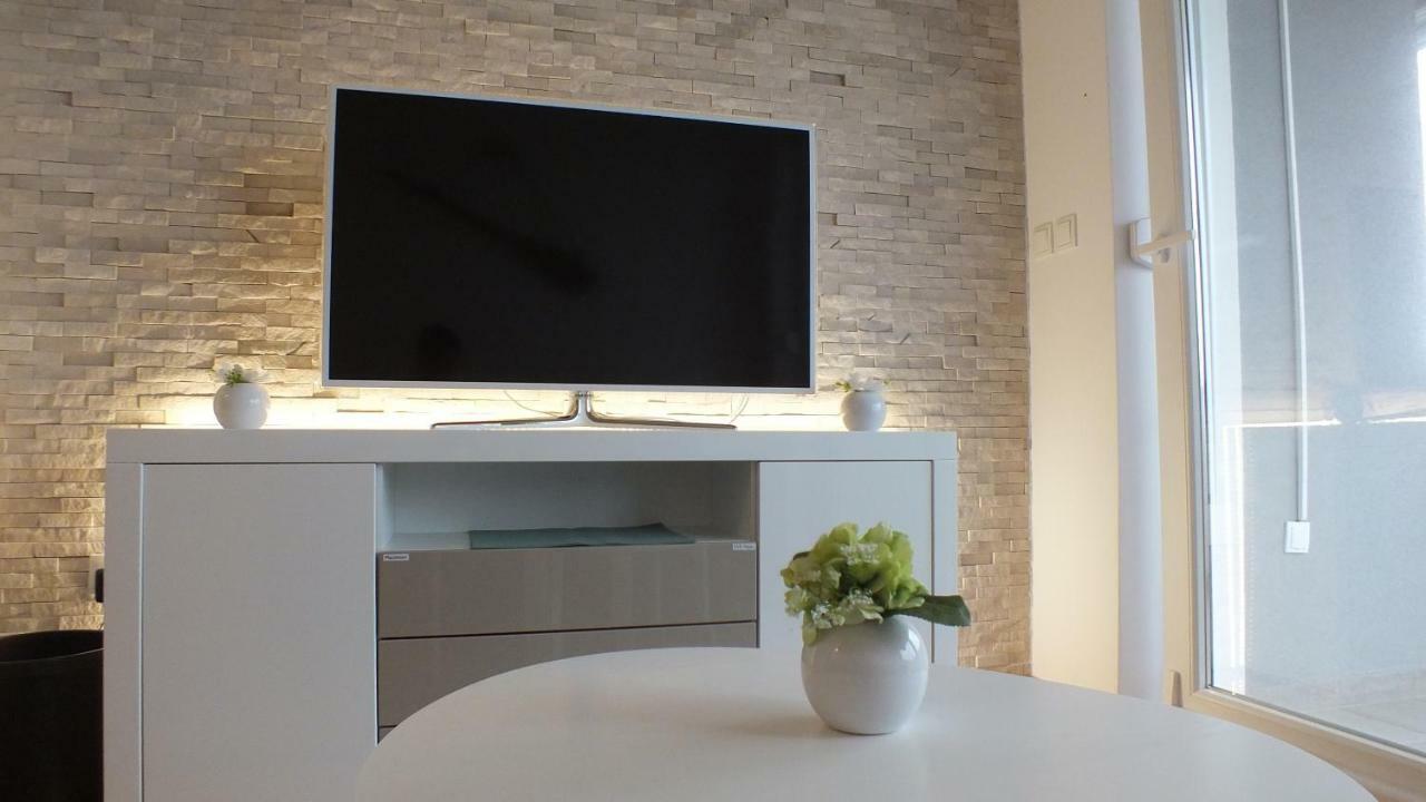 Apartment Paulina Novalja Kültér fotó